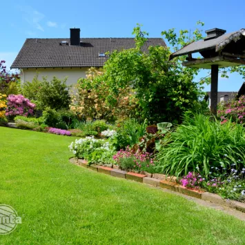 Wiosenne nawożenie trawnika